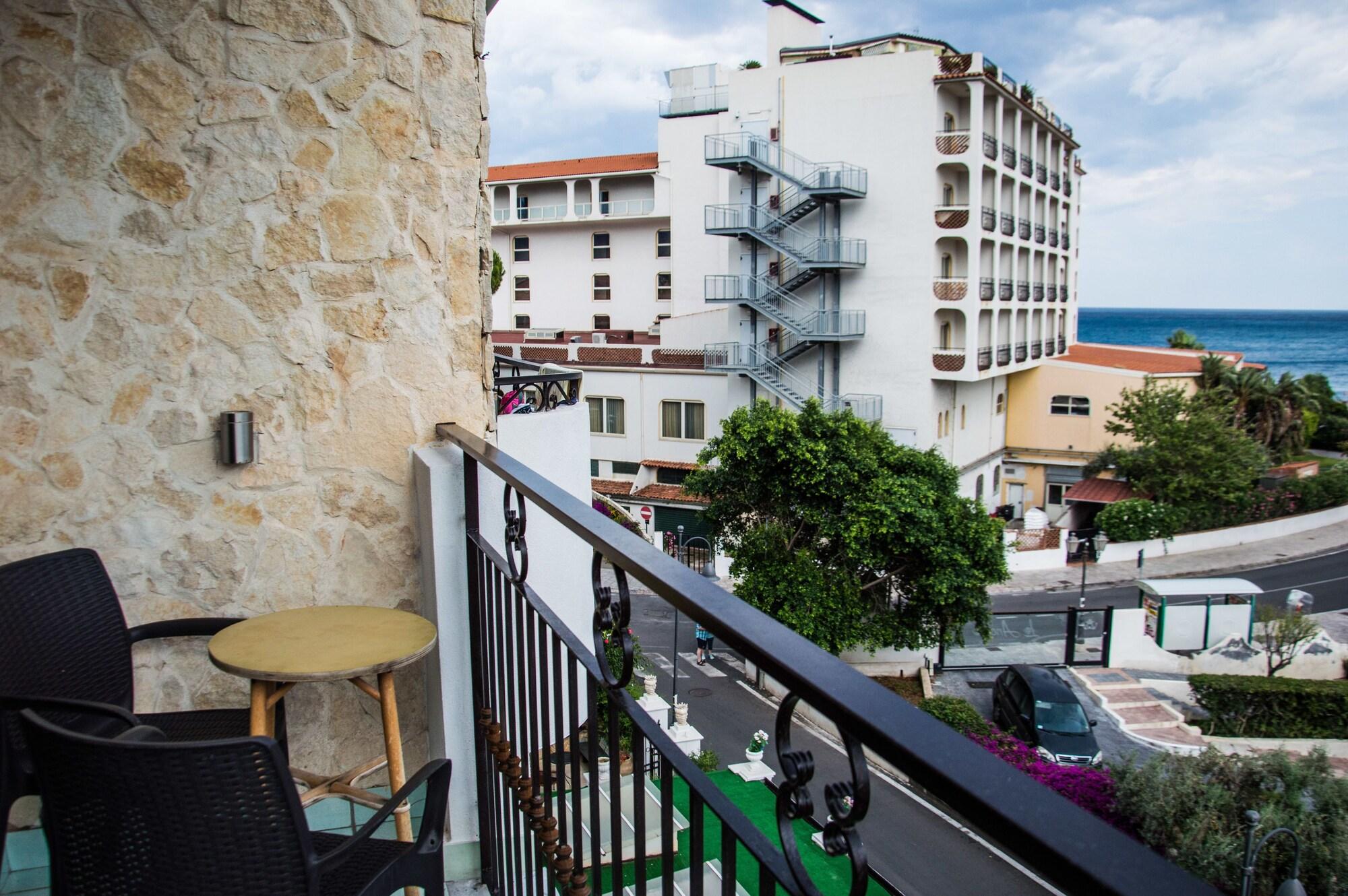 Hotel & Apartments Villa Linda Giardini Naxos Exterior photo