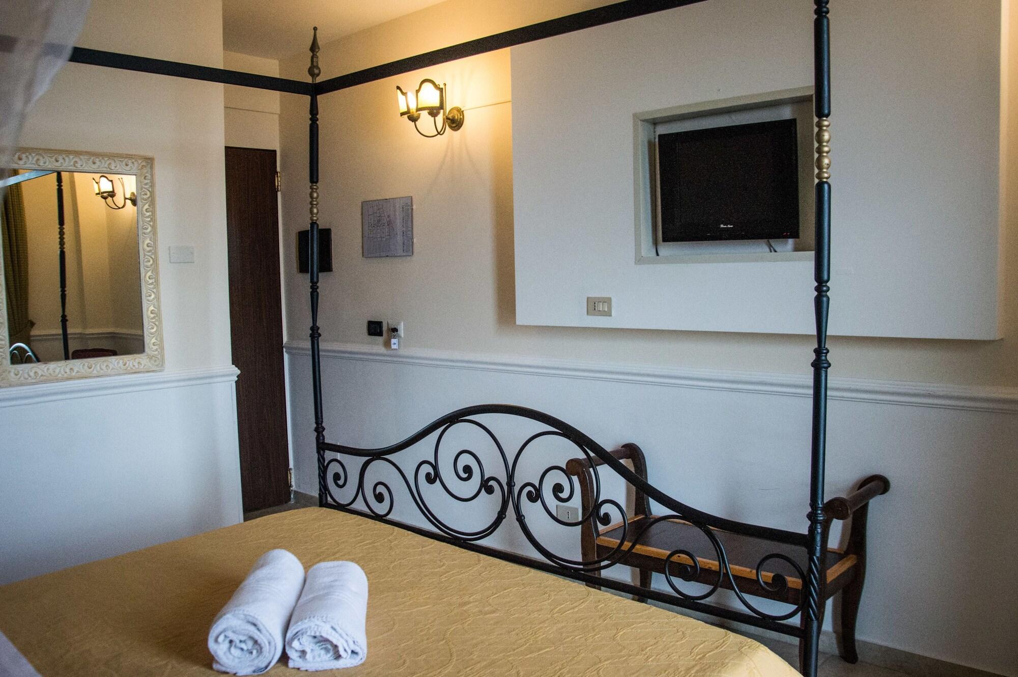 Hotel & Apartments Villa Linda Giardini Naxos Exterior photo