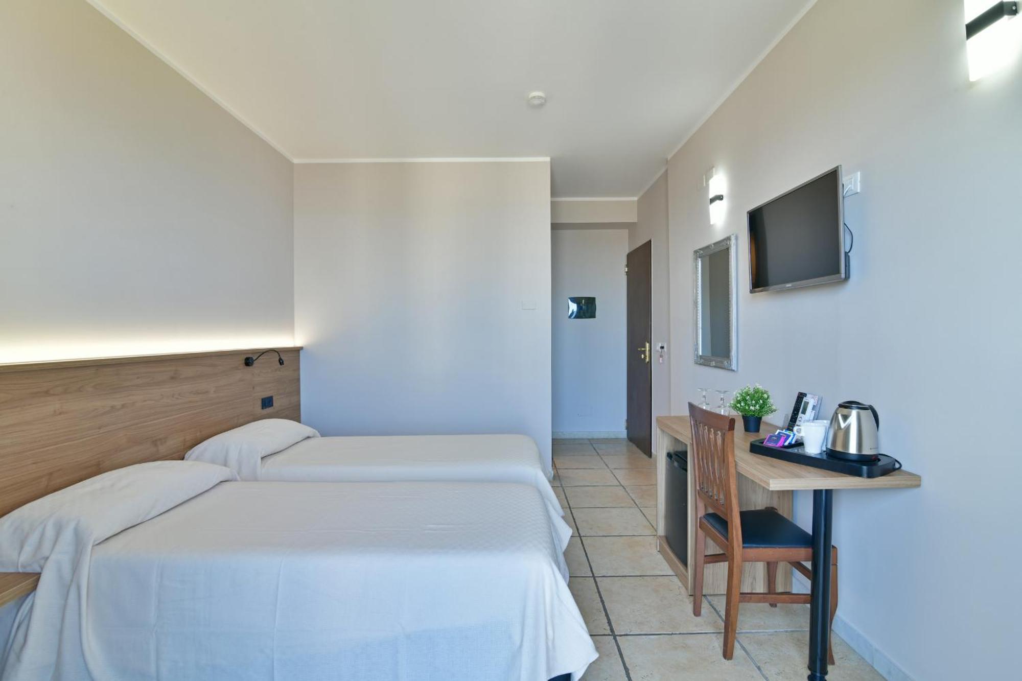 Hotel & Apartments Villa Linda Giardini Naxos Exterior photo