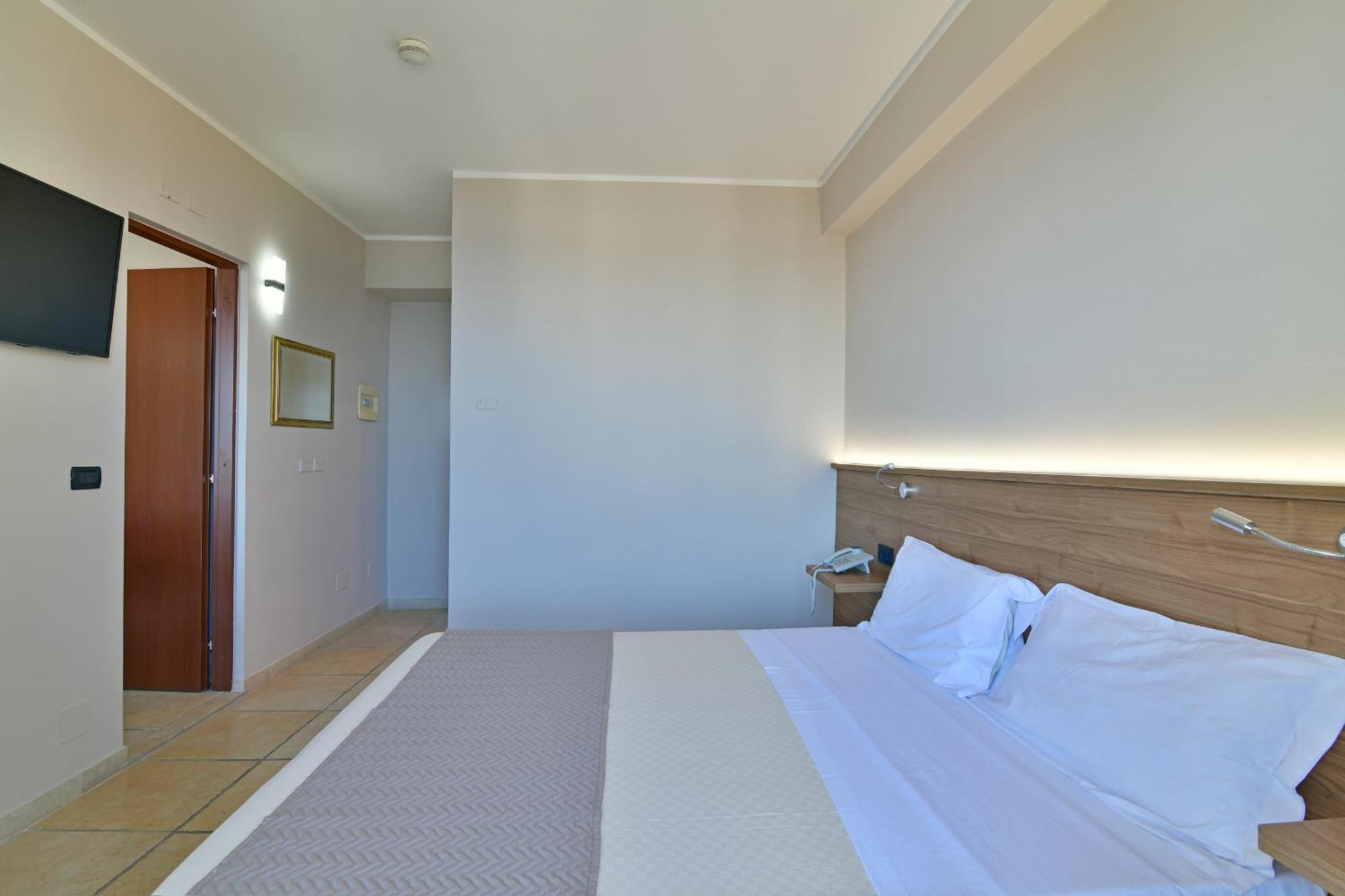 Hotel & Apartments Villa Linda Giardini Naxos Exterior photo
