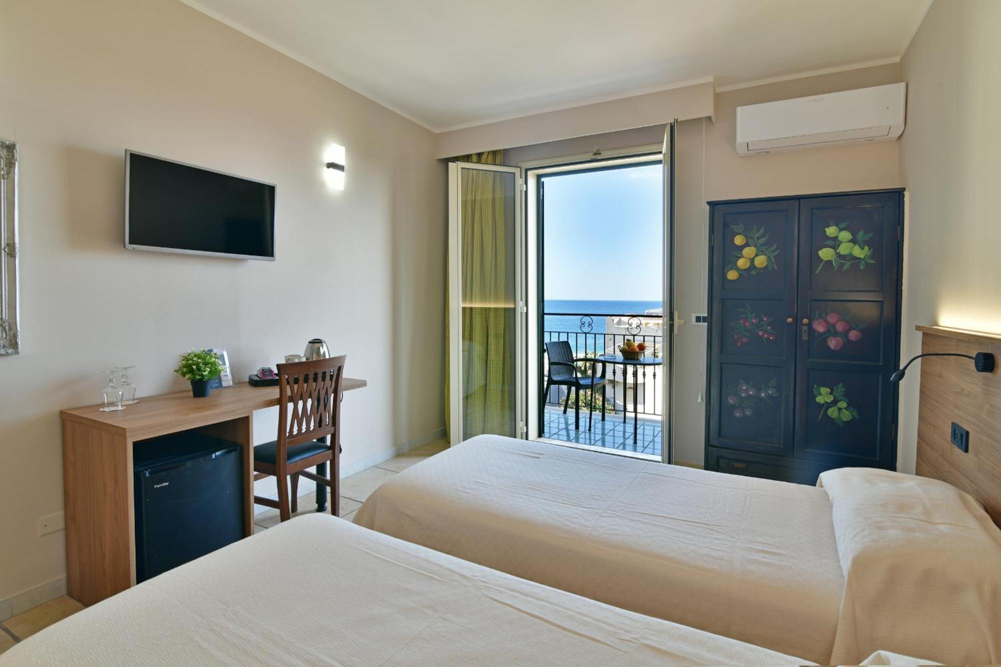 Hotel & Apartments Villa Linda Giardini Naxos Exterior photo