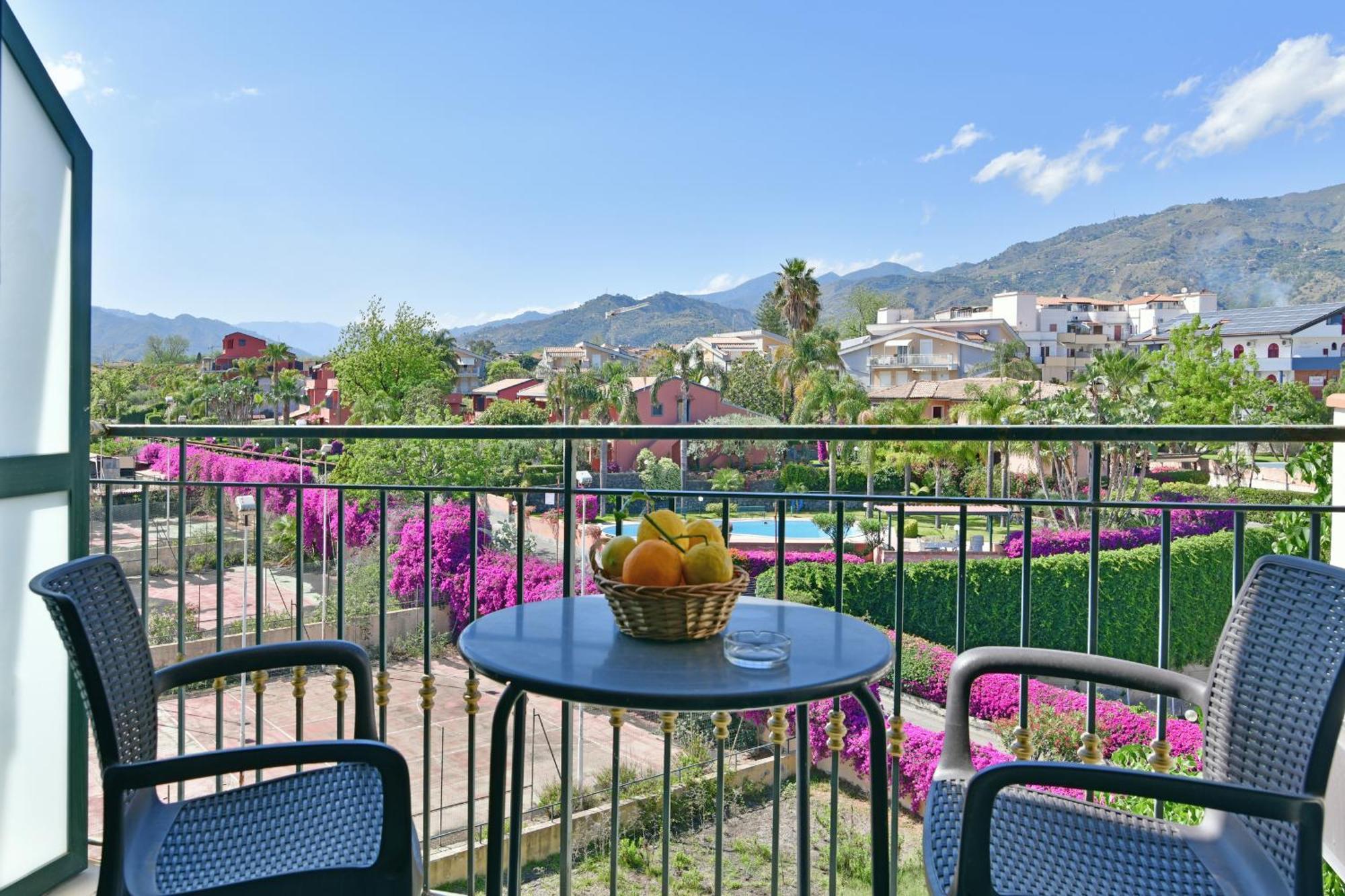 Hotel & Apartments Villa Linda Giardini Naxos Exterior photo