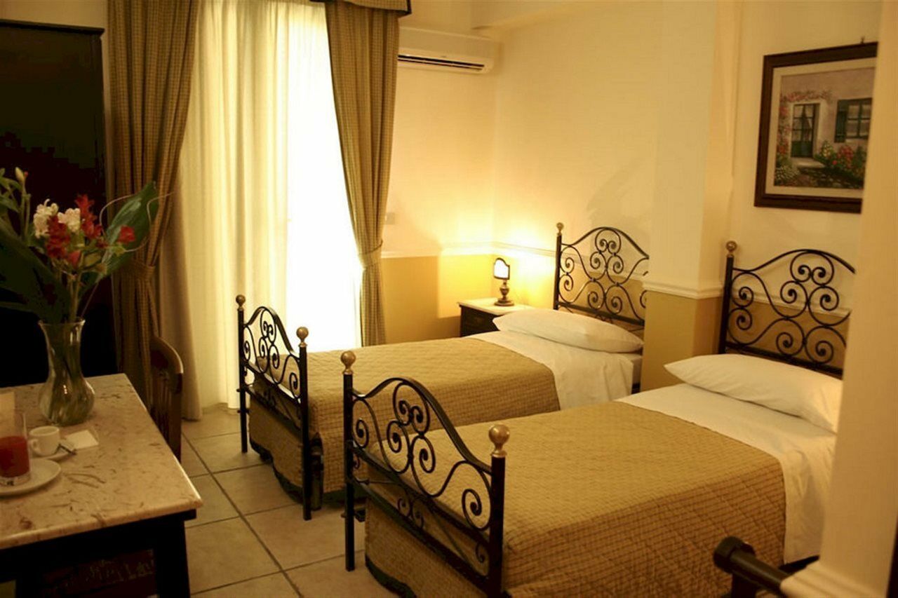 Hotel & Apartments Villa Linda Giardini Naxos Room photo